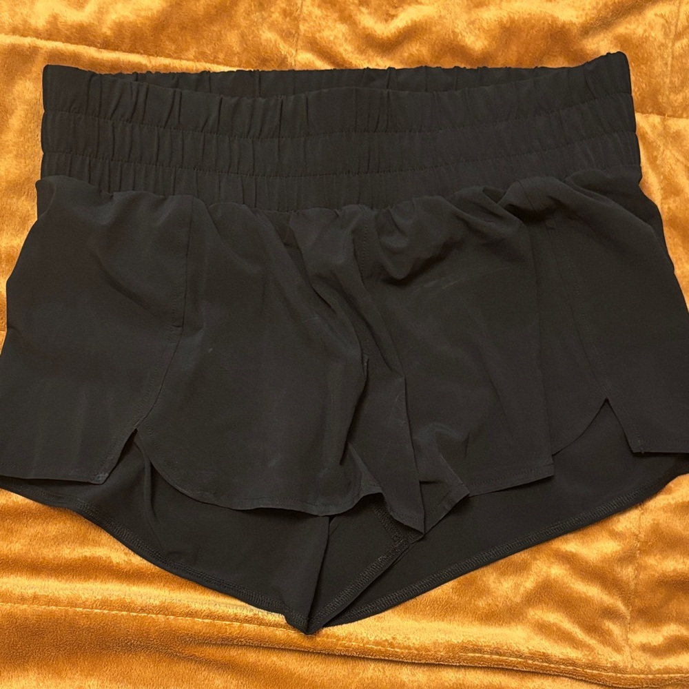 Zella Running/Swim shorts 6